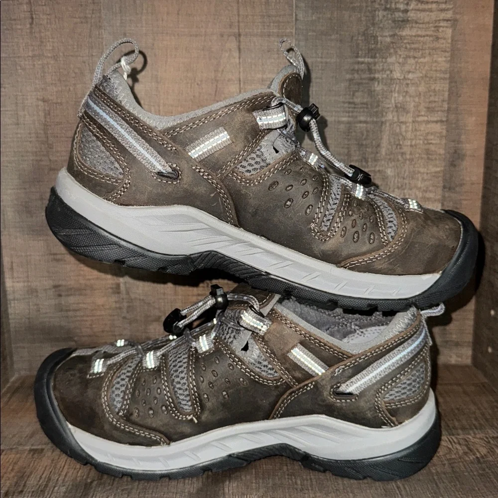 KEEN UTILITY Steel -Toe Shoes-size 7.5 NWT